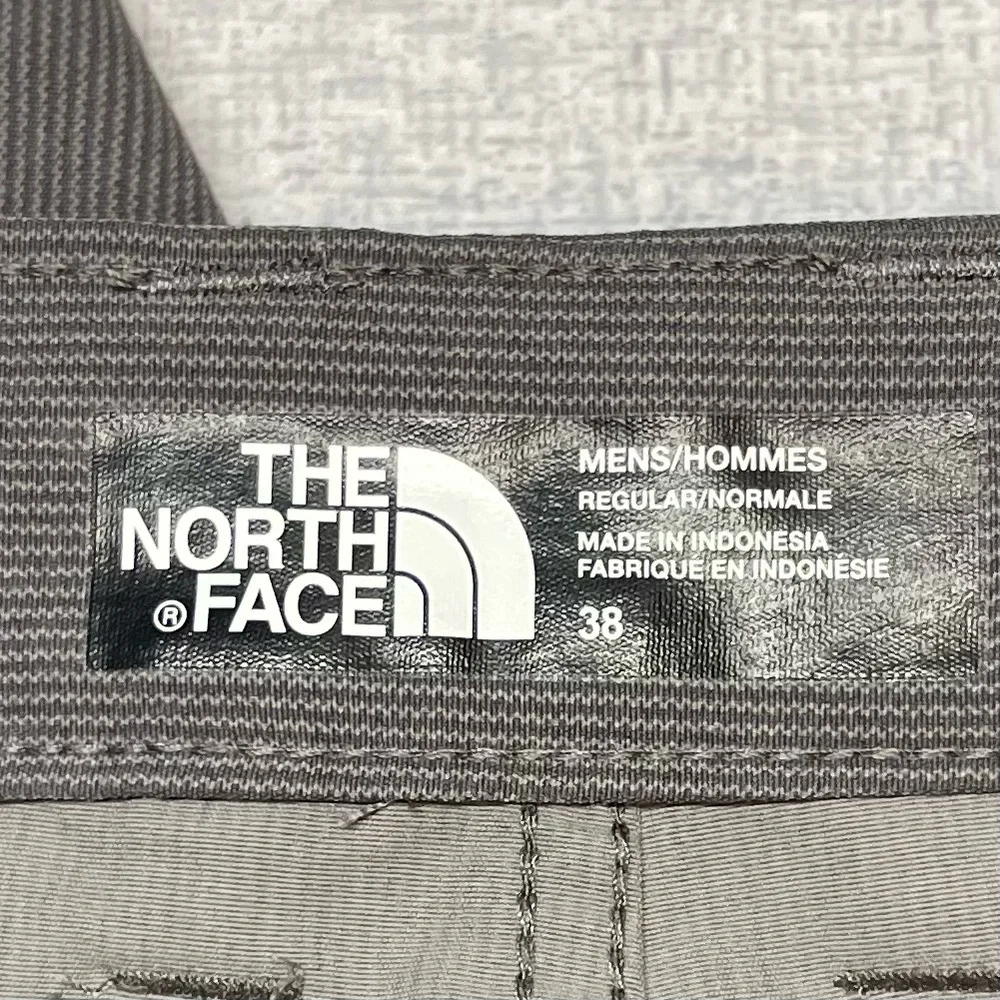 The North Face Men’s Grey Striped Shorts Narrows Performance Hiking Golf Size 38